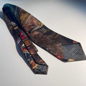 This is a all silk Mens tie from the Gianfranco Ferre collection